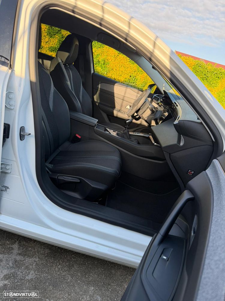 Peugeot 308 1.2 PureTech Allure - 8