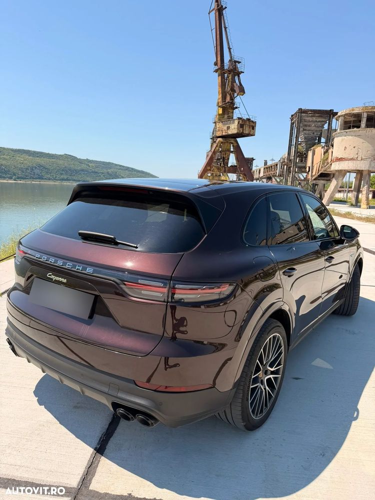 Porsche Cayenne - 5