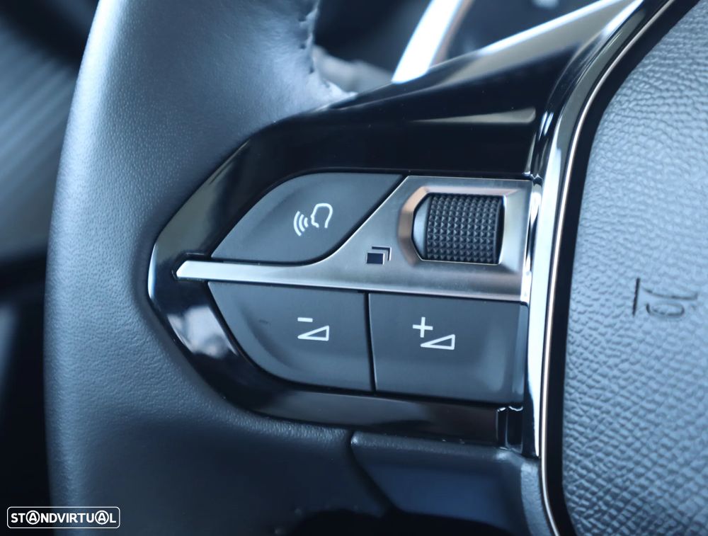 Peugeot 2008 1.2 Hybrid Allure e-DCS6 - 30