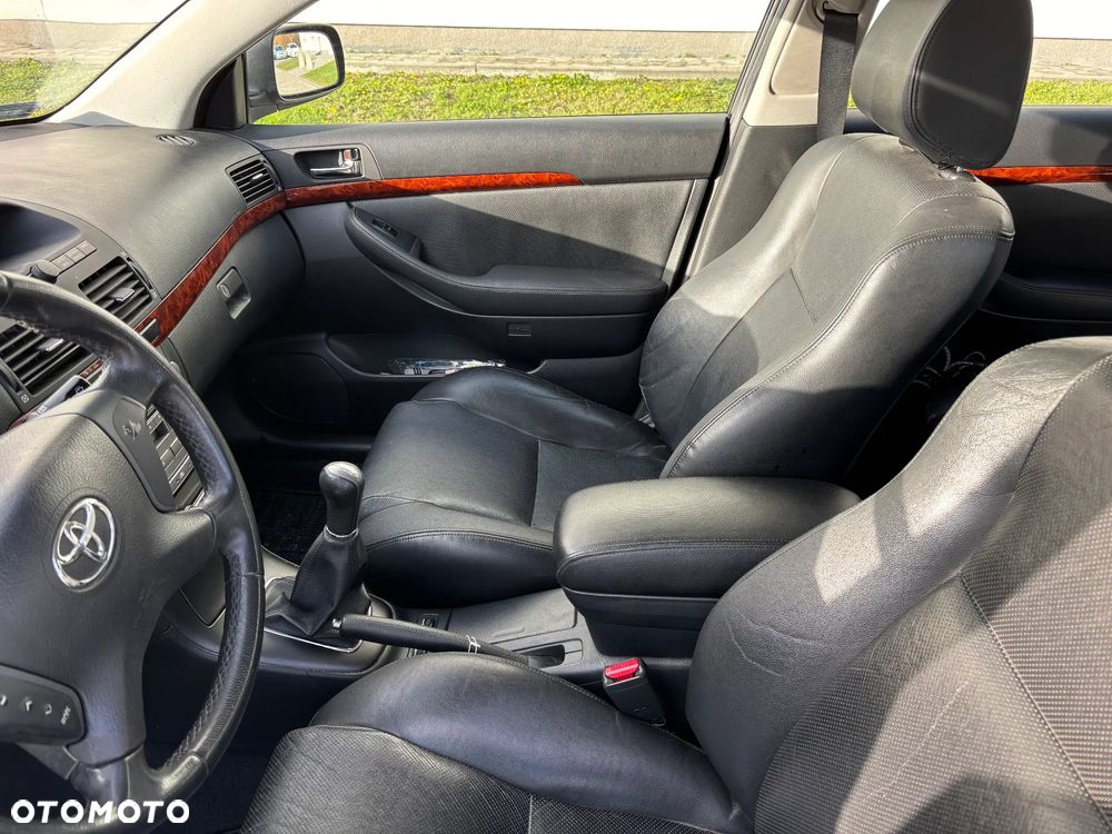 Toyota Avensis 2.0 D-4D Prestige - 9