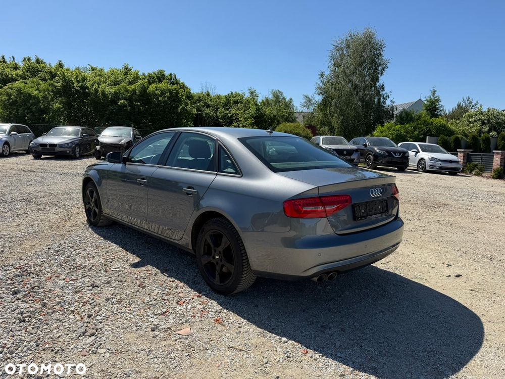 Audi A4 Limousine - 1