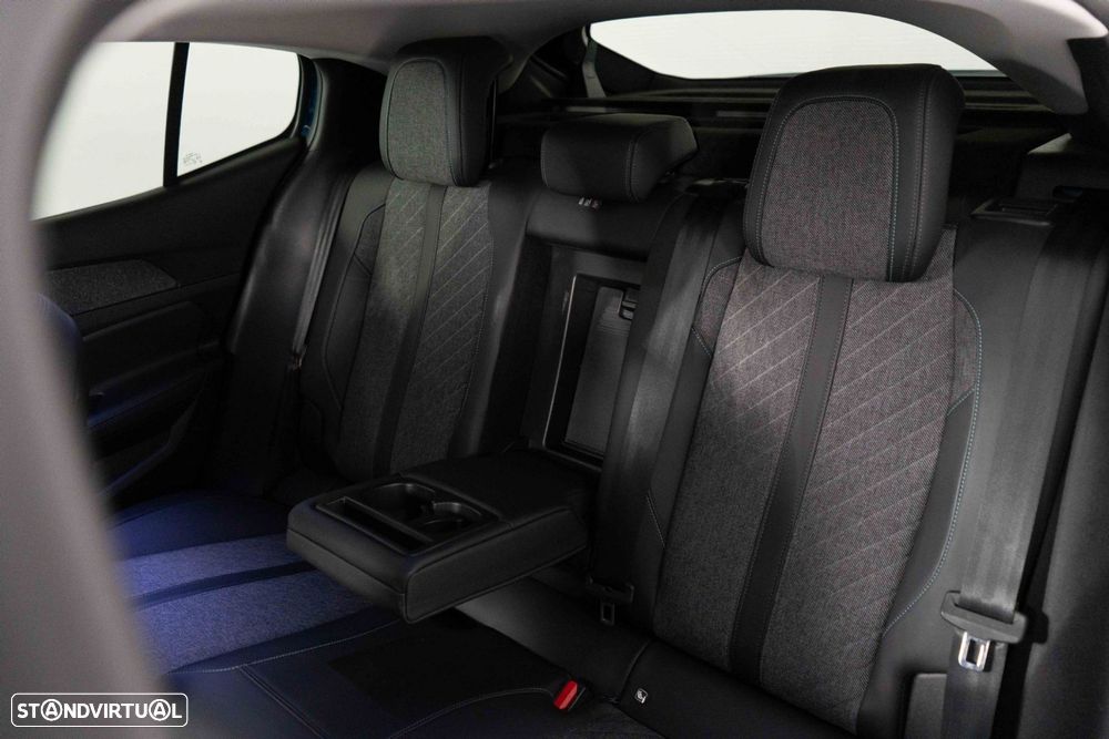 Peugeot 408 1.6 Hybrid Allure Pack e-EAT8 - 8