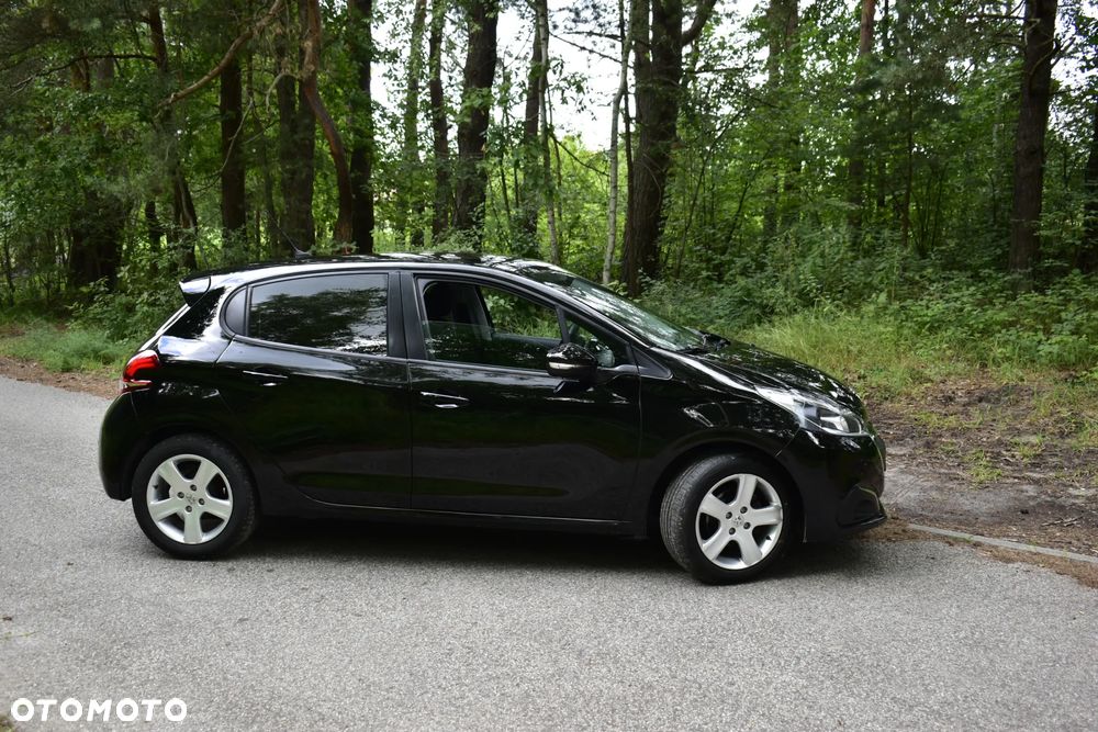 Peugeot 208 - 11