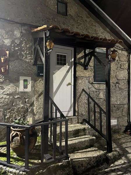 Casa de pedra e madeira toda restaurada. - Grande imagem: 3/12