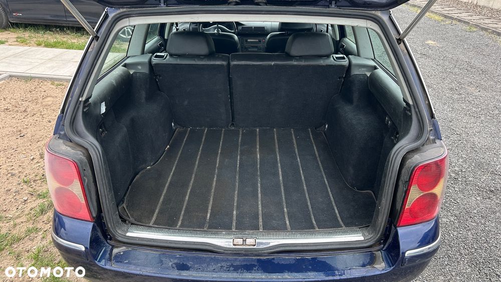 Volkswagen Passat 1.9 TDI Highline - 14