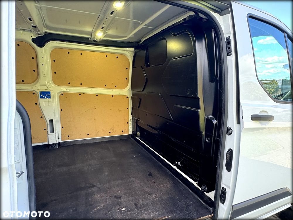 Ford TRANSIT CUSTOM - 29