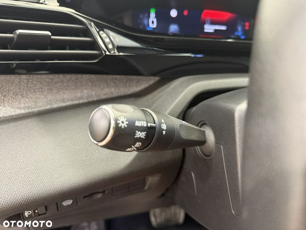 Peugeot 308 1.5 BlueHDi Allure Pack S&S EAT8 - 26