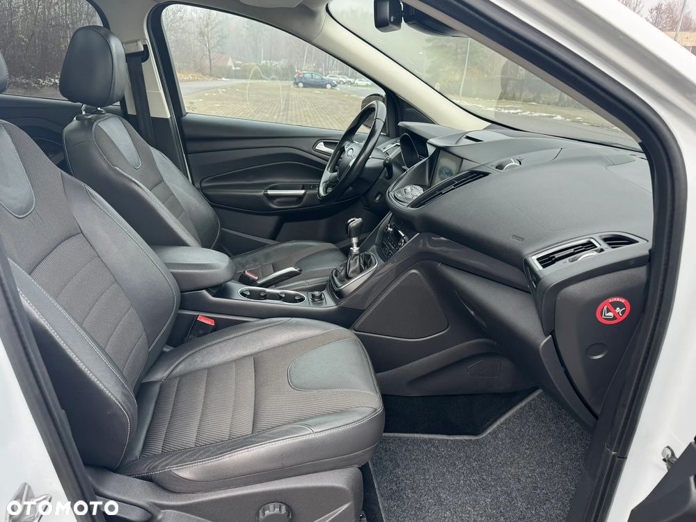 Ford Kuga 2.0 TDCi 2x4 Titanium - 11