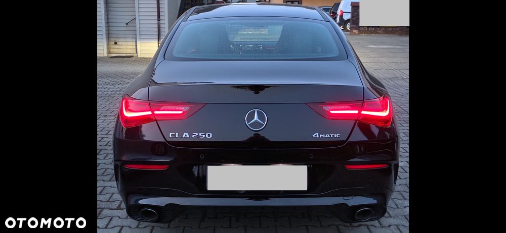 Mercedes-Benz CLA 250 4-Matic AMG Line 7G-DCT - 2