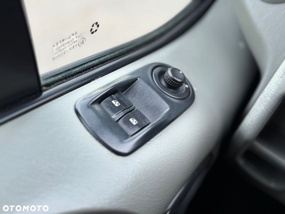 Renault Trafic - 18