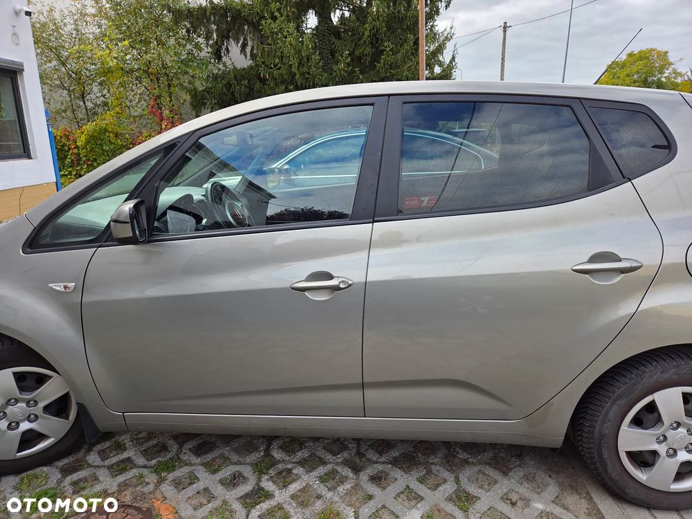 Kia Venga 2015 photo 4