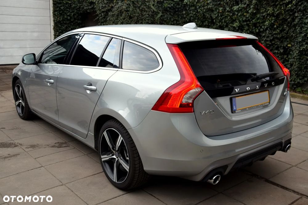 Volvo V60 D5 AWD R-Design Summum - 12