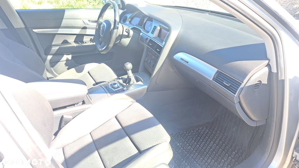 Audi A6 Avant 2.4 quattro - 12