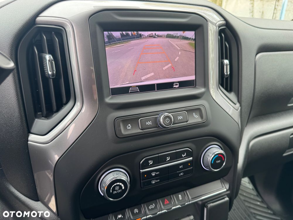 Chevrolet Silverado - 23