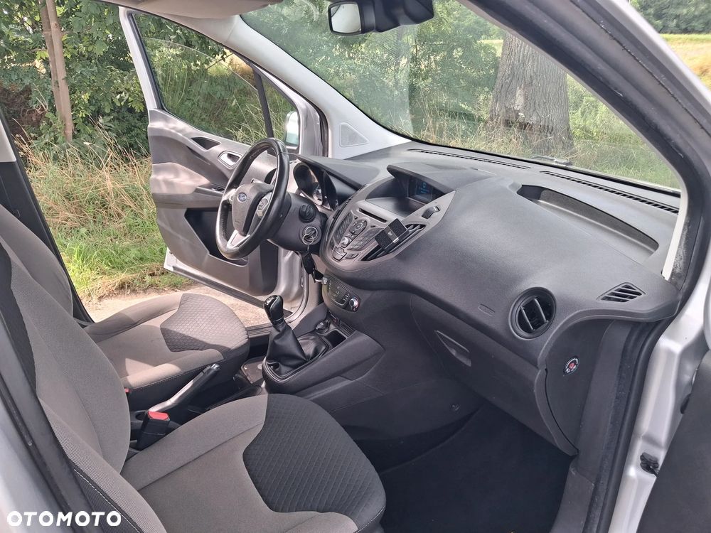 Ford Tourneo Courier 1.0 EcoBoost Ambiente - 11