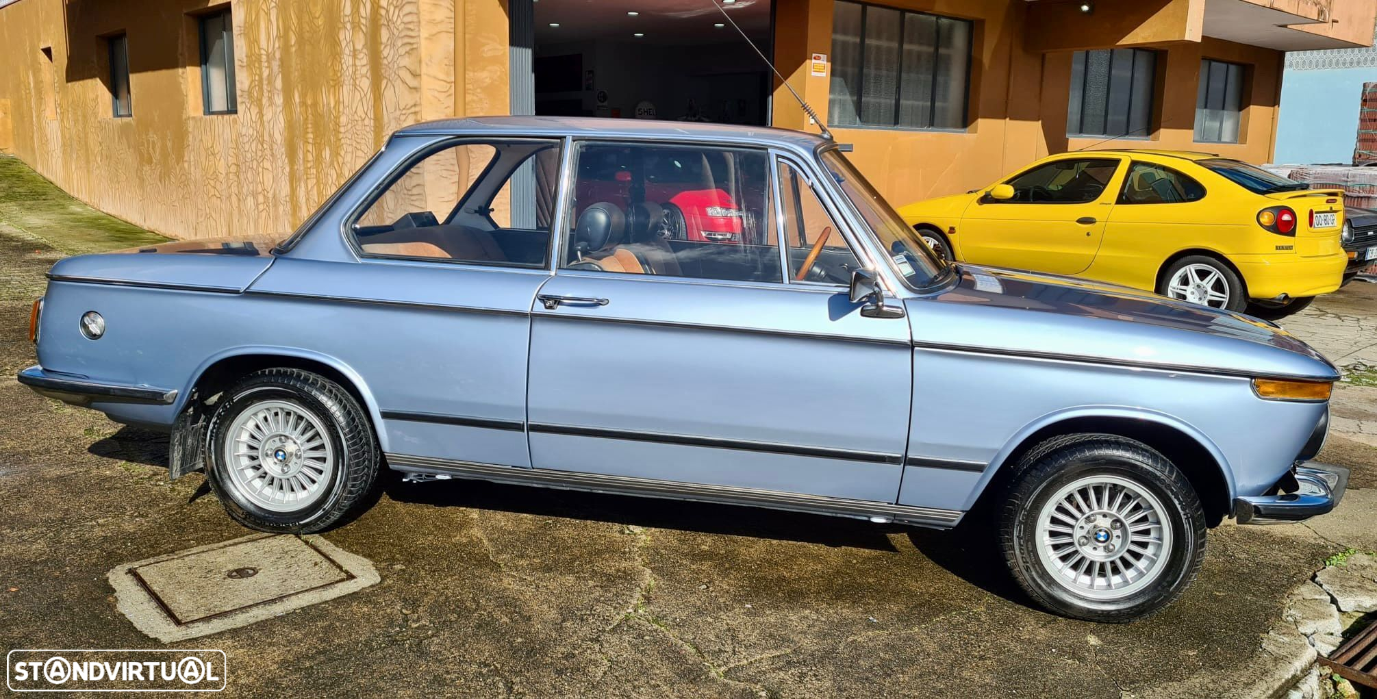 BMW 2002 - 4