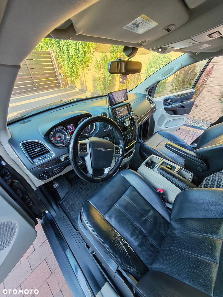 Chrysler Town & Country 3.6 Touring - 6