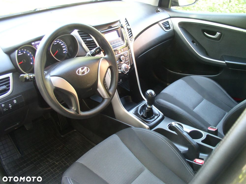 Hyundai i30 blue 1.4 Classic - 11