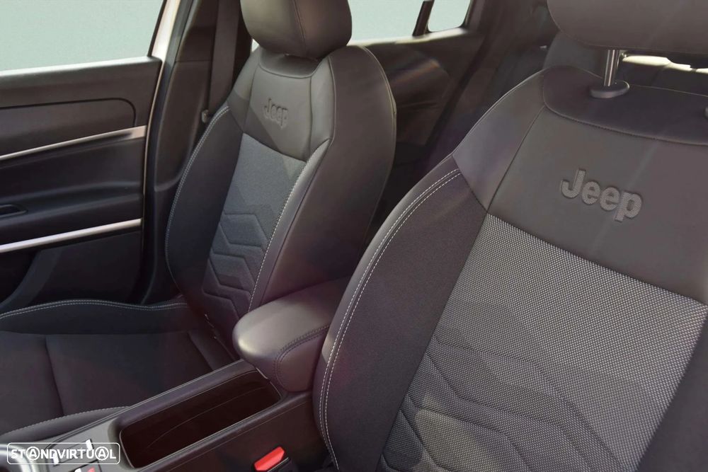 Jeep Avenger 54 kWh Summit - 36