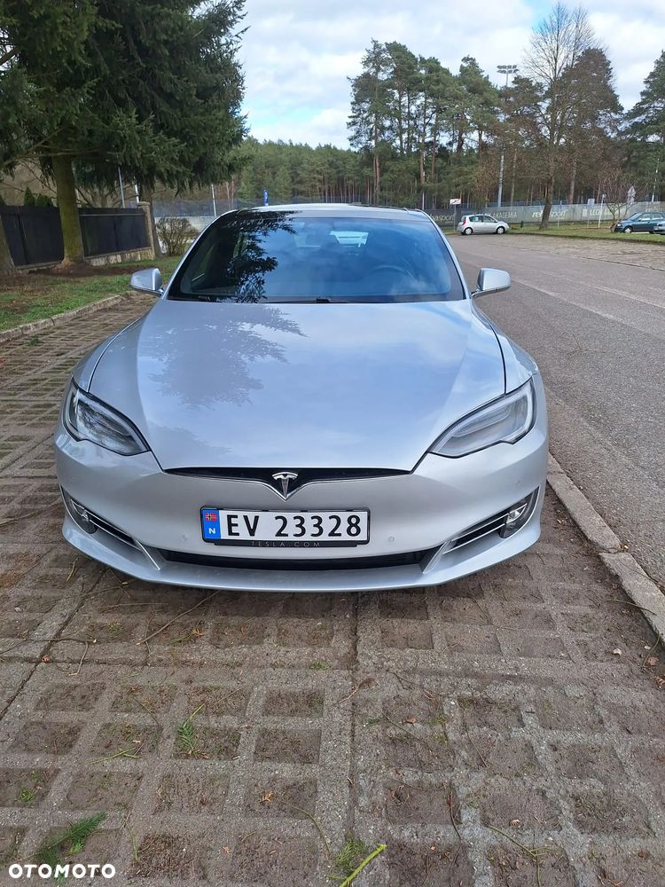 Tesla Model S - 7