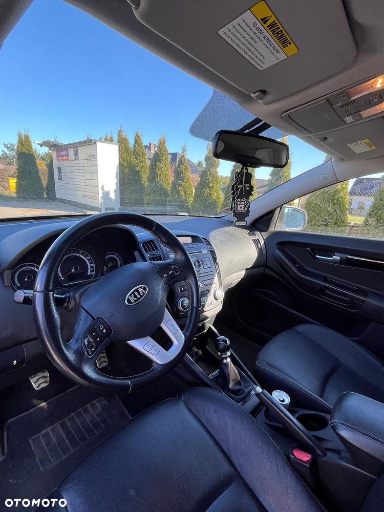 Kia Ceed - 10