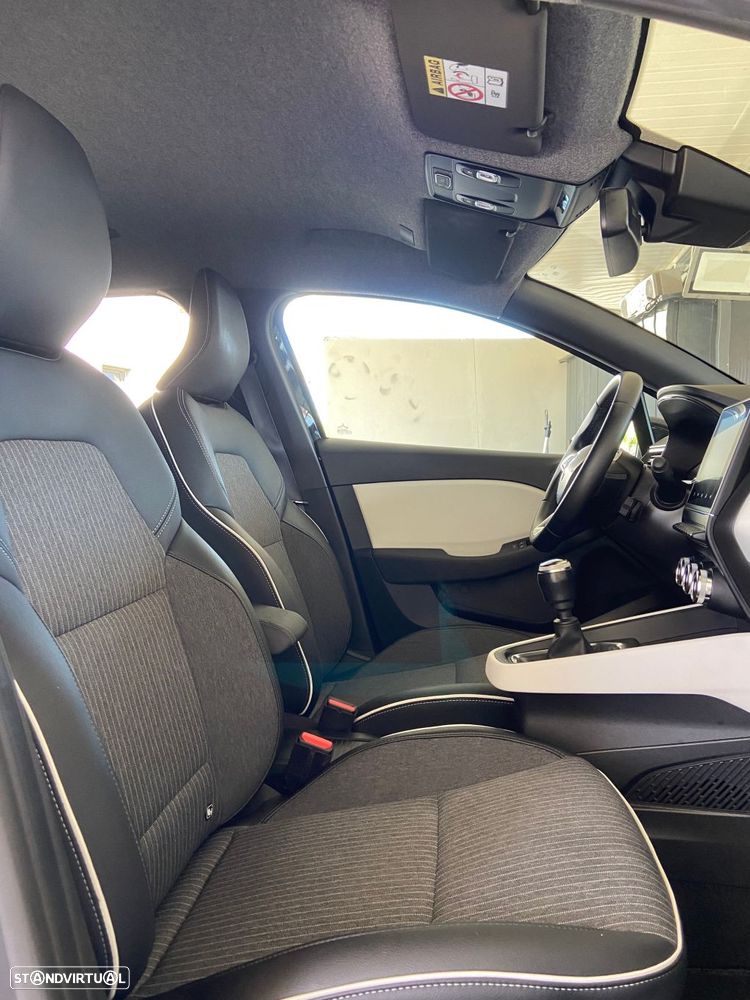 Renault Clio 1.0 TCe Techno Bi-Fuel - 10