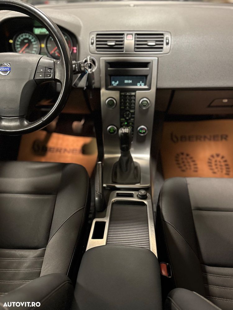 Volvo V50 2.0 D Momentum - 32