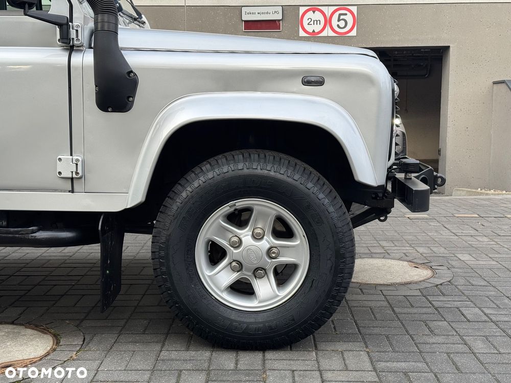 Land Rover Defender 2.5 TDI - 7