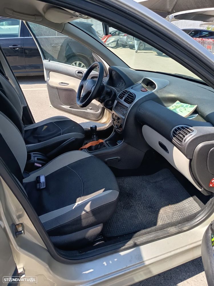 Peugeot 206 SW - 17