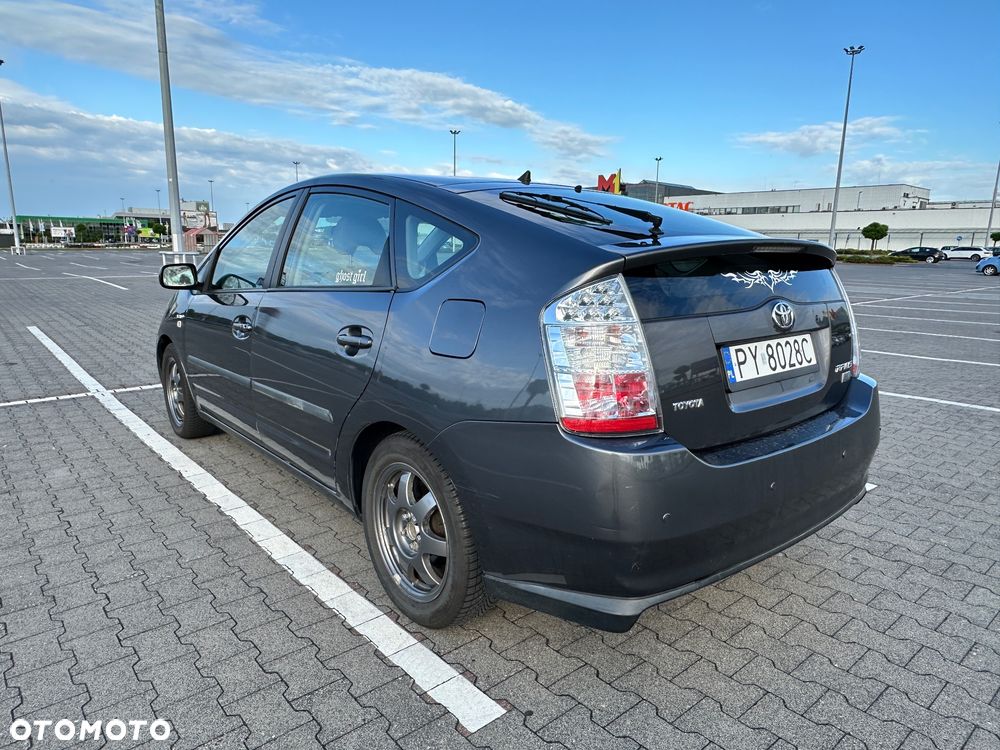 Toyota Prius - 11