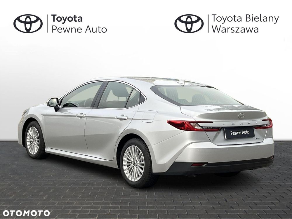 Toyota Camry - 3