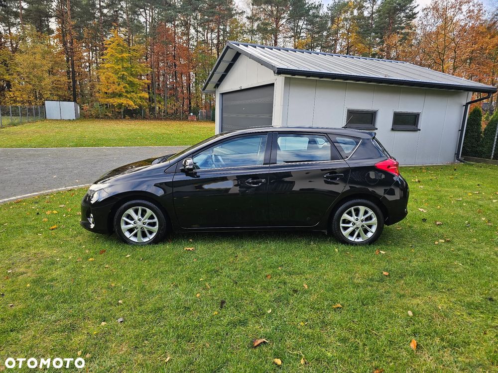 Toyota Auris 1.4 D-4D Luna - 4