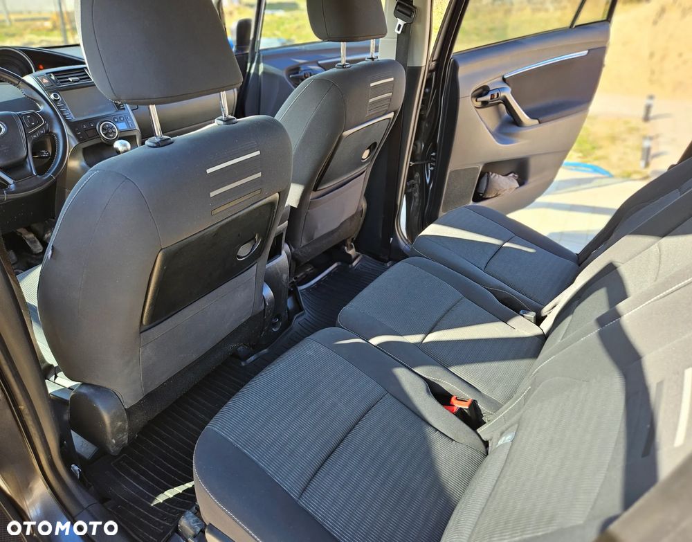 Toyota Verso 1.6 D-4D Prestige - 12