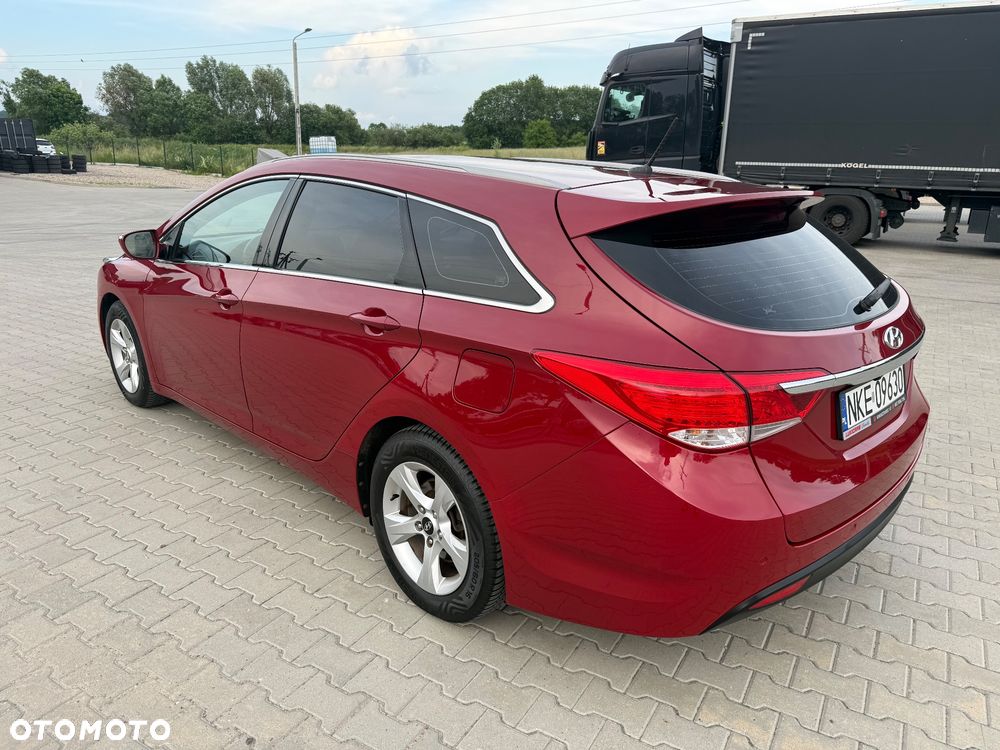 Hyundai i40 Kombi blue 1.6 Family+ - 6