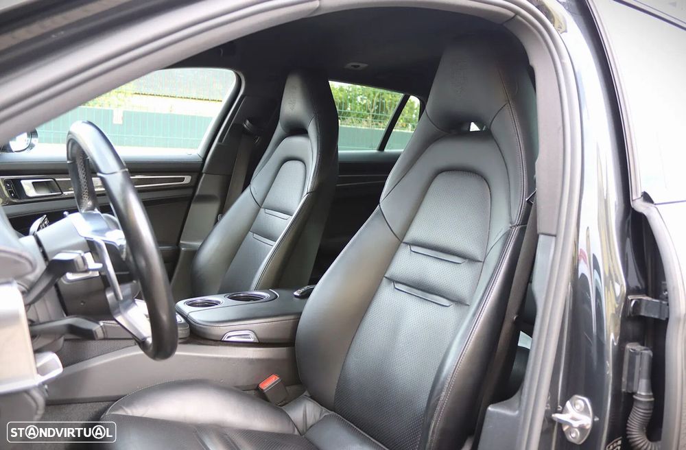 Porsche Panamera Sport Turismo 4 E-Hybrid - 24