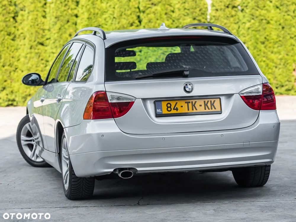 BMW Seria 3 318d DPF - 8