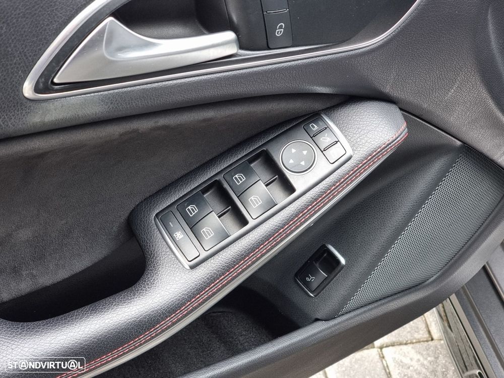 Mercedes-Benz GLA 220 CDI AMG Line 4-Matic - 23