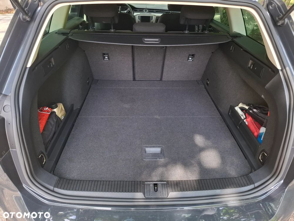 Volkswagen Passat 2.0 TDI BMT Comfortline - 16