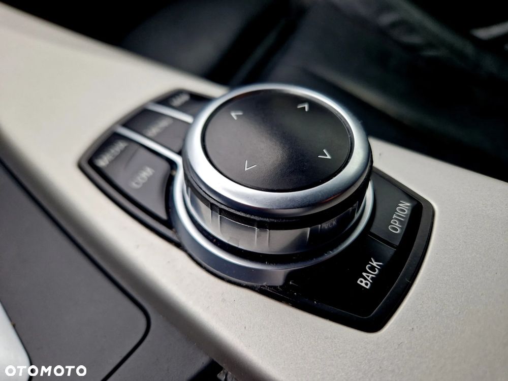 BMW Seria 3 318d M Sport - 18