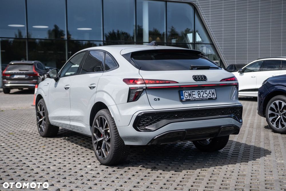 Audi Q3 Sportback - 4
