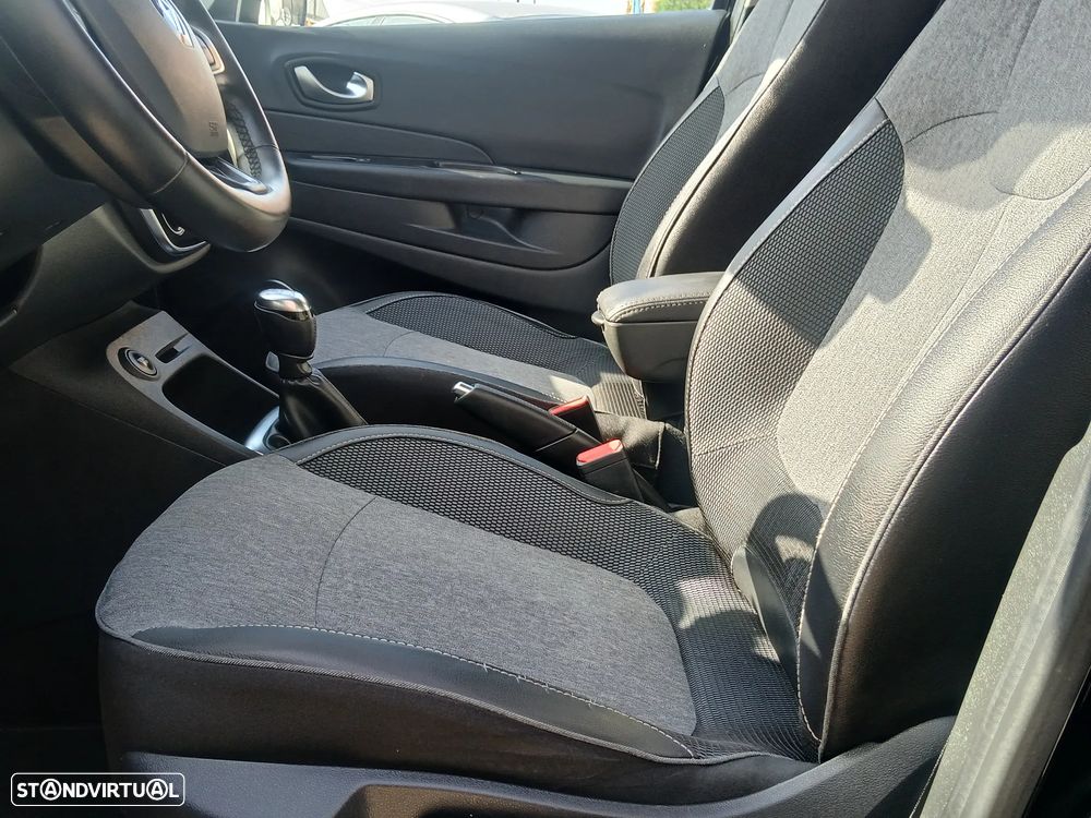 Renault Captur 1.5 dCi Exclusive XMOD - 15
