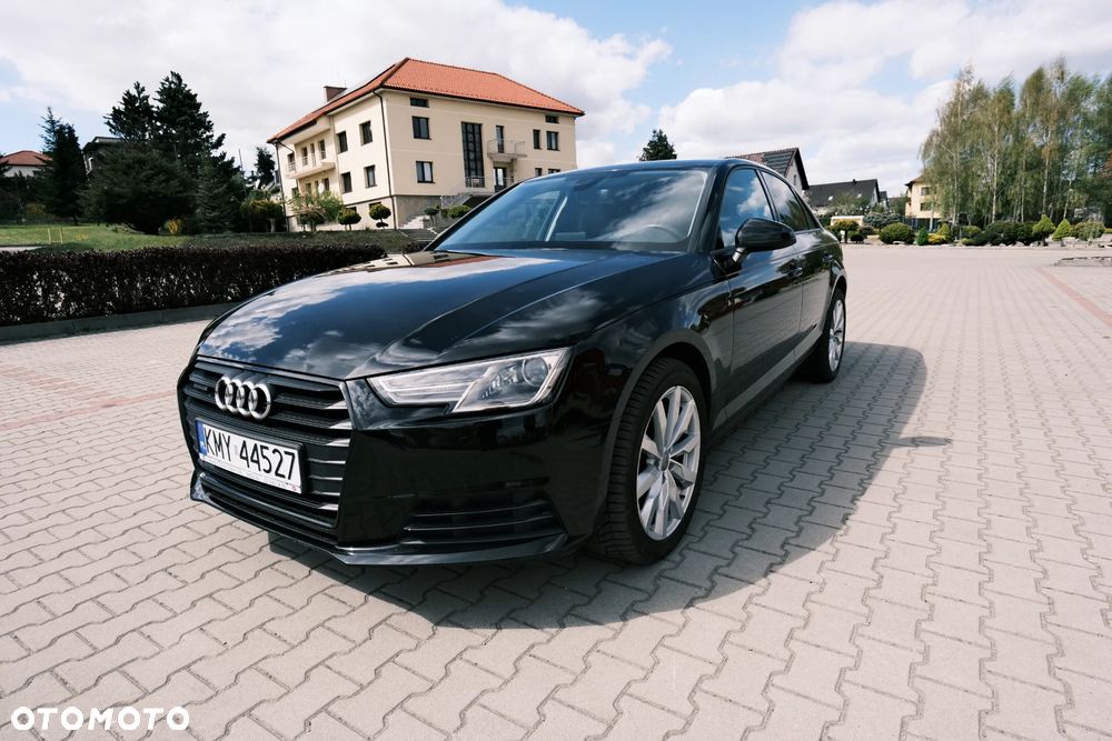 Audi A4 Limousine - 1