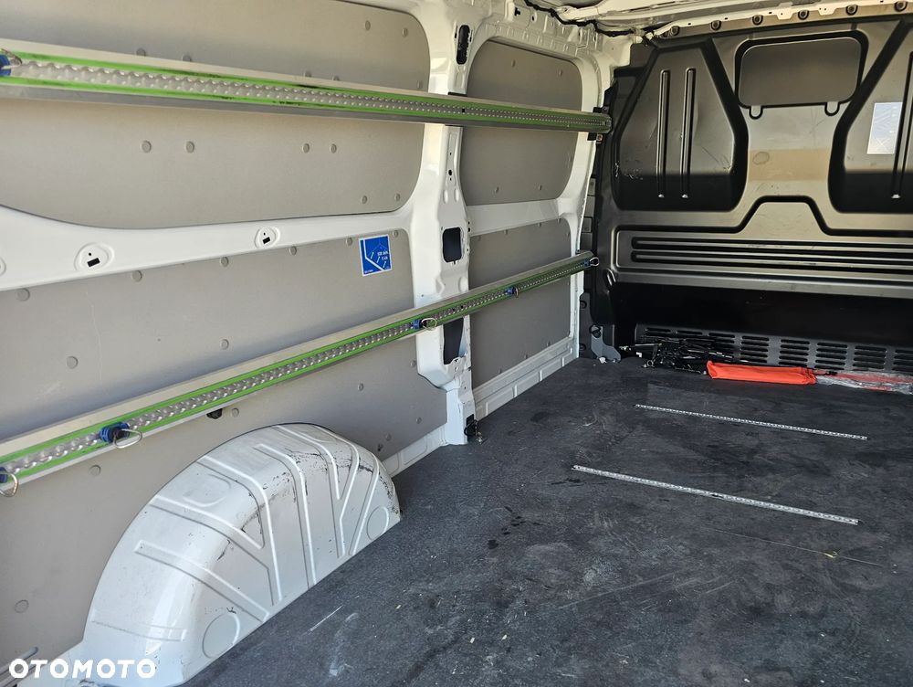 Ford TRANSIT CUSTOM - 7