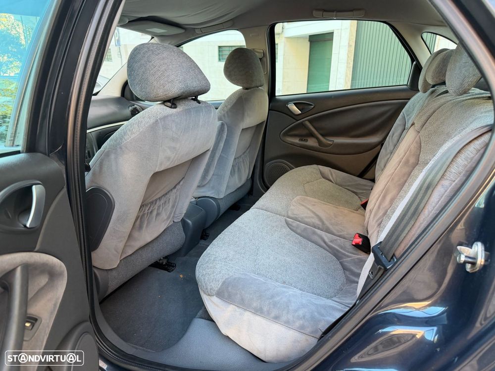 Citroën C5 1.6 HDi SX - 14