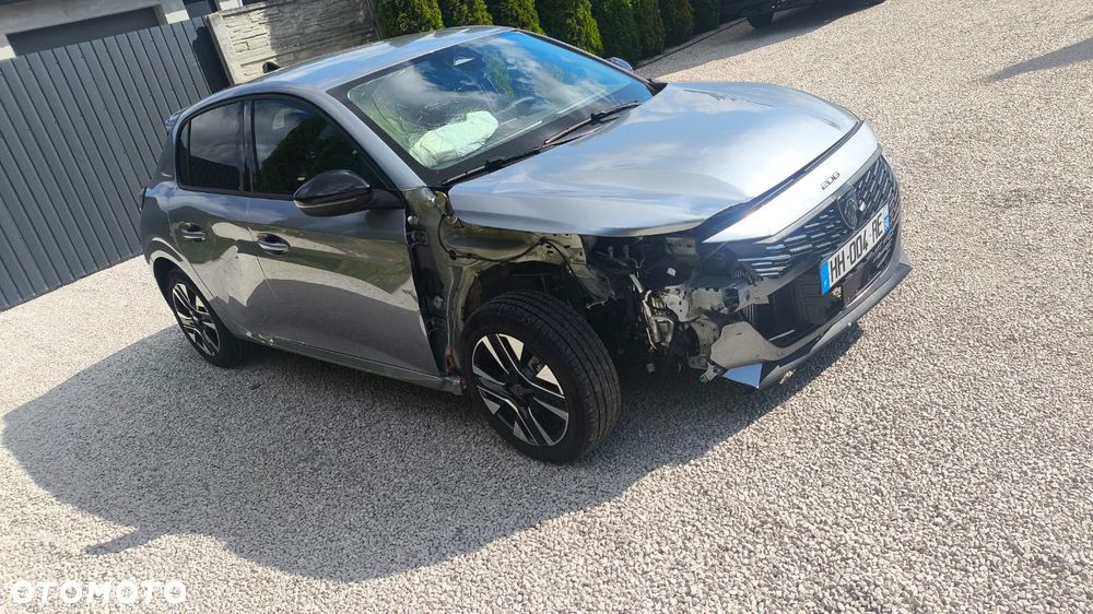 Peugeot 208 - 13