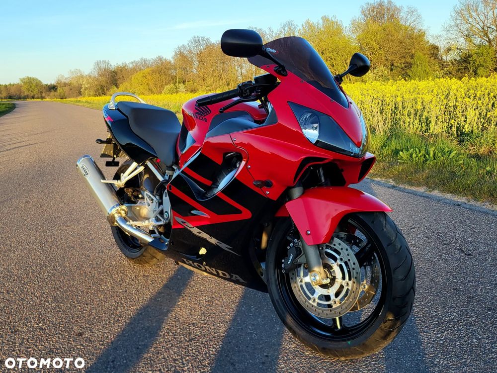 Honda CBR - 1