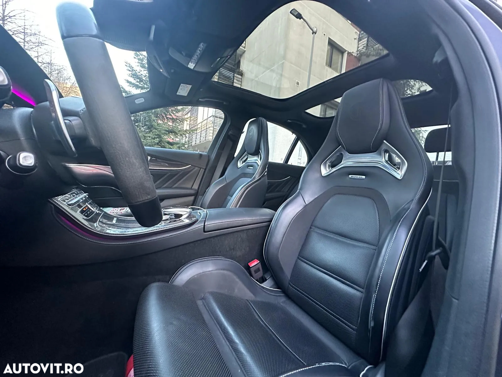 Mercedes-Benz E 63 AMG S 4MATIC Aut. - 37