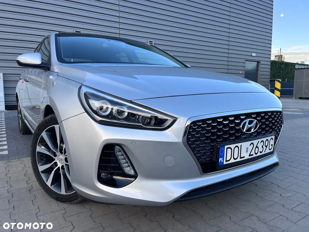 Hyundai i30 1.6 D Premiere Luxury DCT - 1