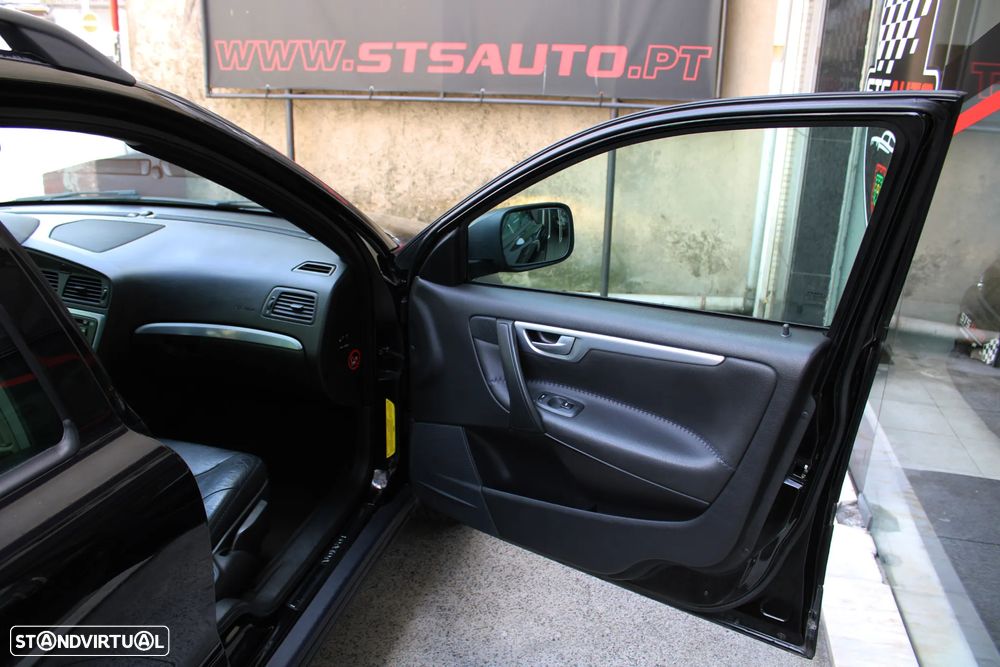 Volvo XC 70 2.4 D5 Nivel 2 - 29