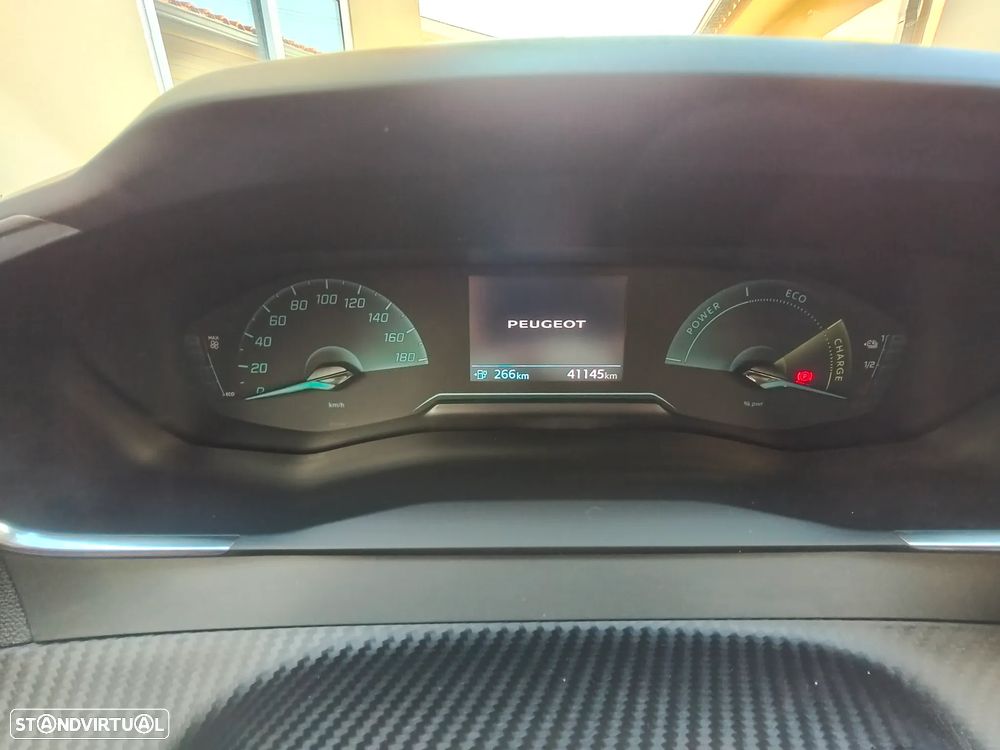 Peugeot e-2008 50 kWh Active Pack - 52